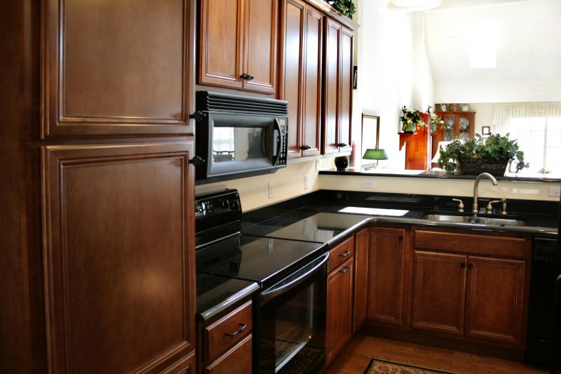 Kitchen Cabinets Refacing in Kokomo, IN